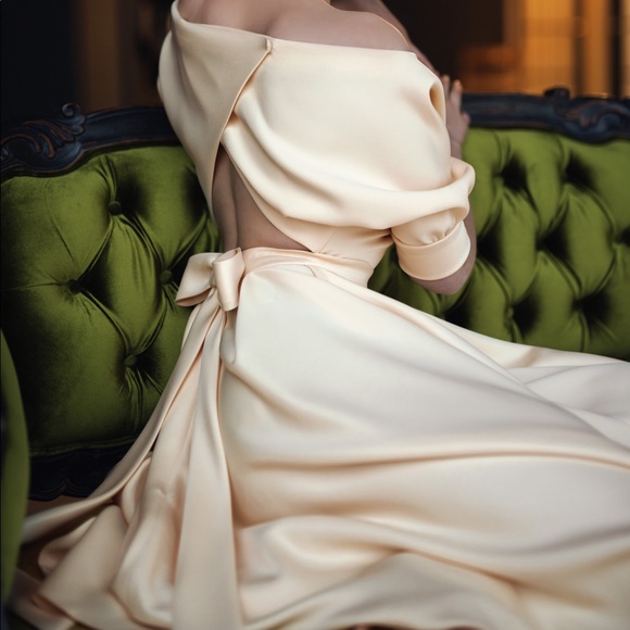 NWT Atlas short Cappuccino/ powder Wedding Dress - Picture 2 of 5